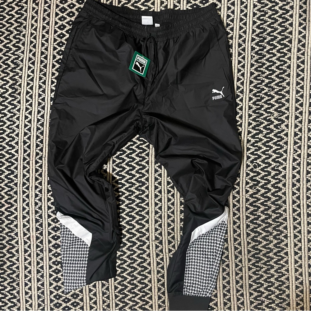 Puma Nylon Workout/ Comfy Pants Mens XL NWT
